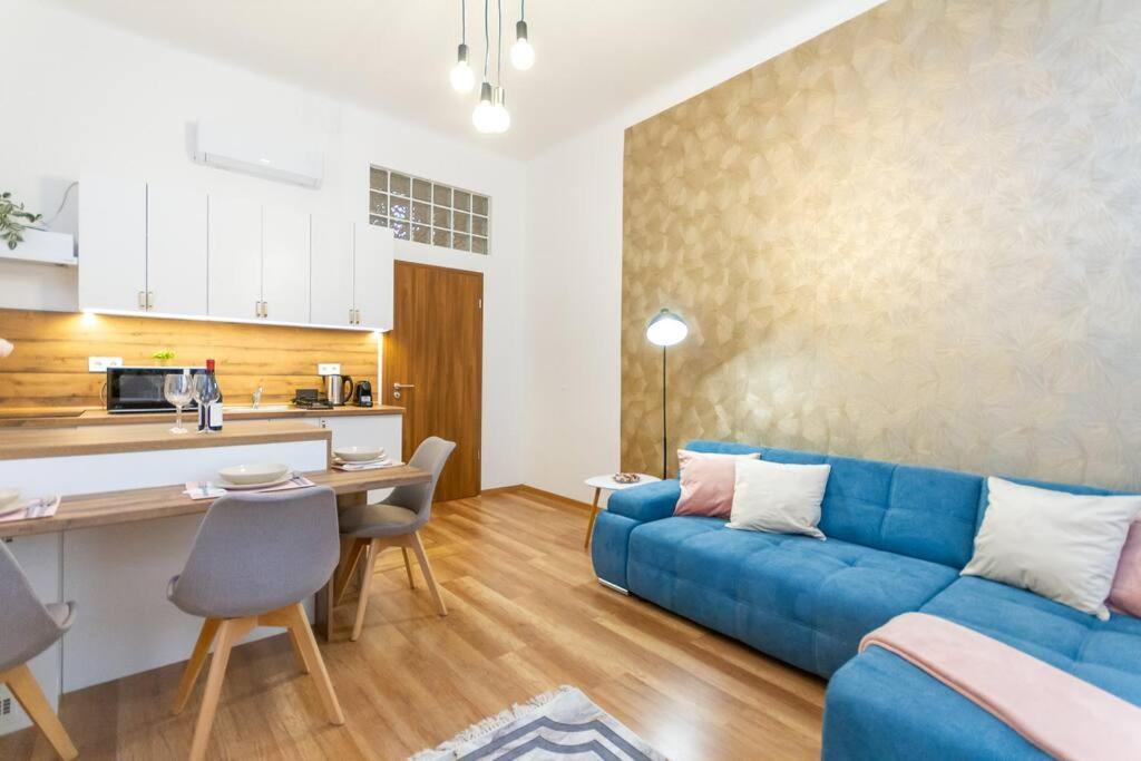 Luxe Haven On Lonyay By Newave Apartments Budapest Exterior photo